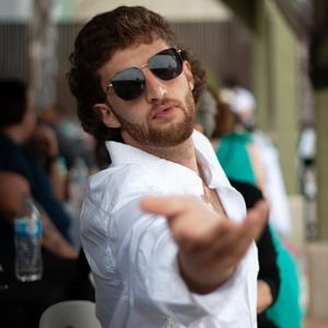 Meet your Posher, Jonathan